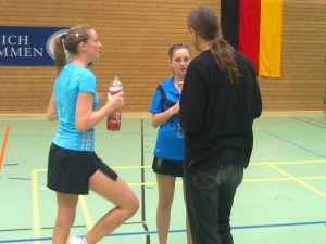 Solveigh und Samira mit Trainer Friedhelm Erben