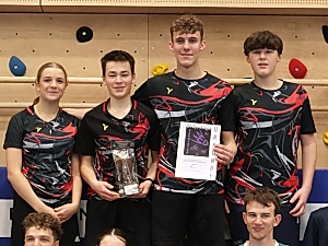 Daria Lawniczak, Lukas Rehberger, Tim Karrer und Matti Hintze