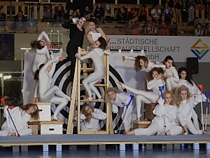 Die Tanzgruppe Dolls unter der Leitung von Anja Schuster 